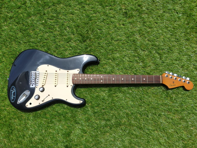 ストラトキャスターをP90タイプピックアップ×2にカスタム – Creative Plus