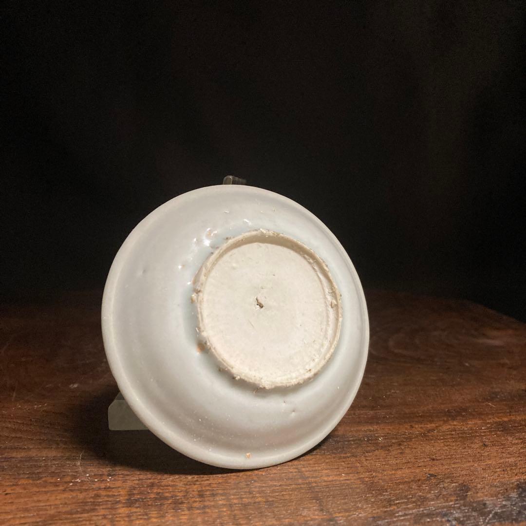 《昇龍洞》古染付玉兎紋平酒盃（明末期）